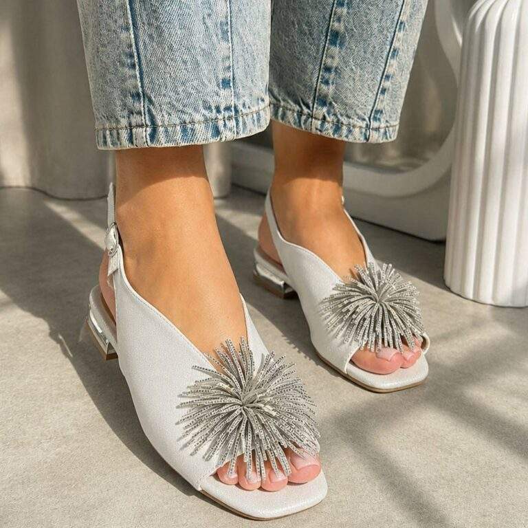 Buty na lato – jak zmieniają codzienne stylizacje w sezonie wysokich temperatur?